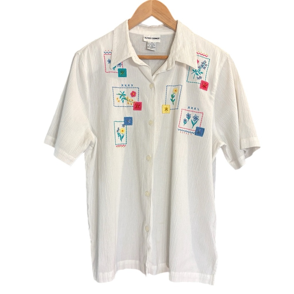 Alfred Dunner vintage white short sleeve button up w/ floral vignettes
